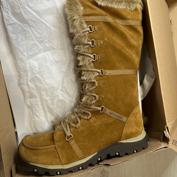 45419/LTTN Womens 9 Skechers Light Tan Winter Boots - Picture 5 of 9